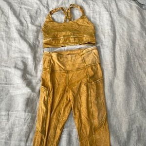 Lululemon legging and bra set